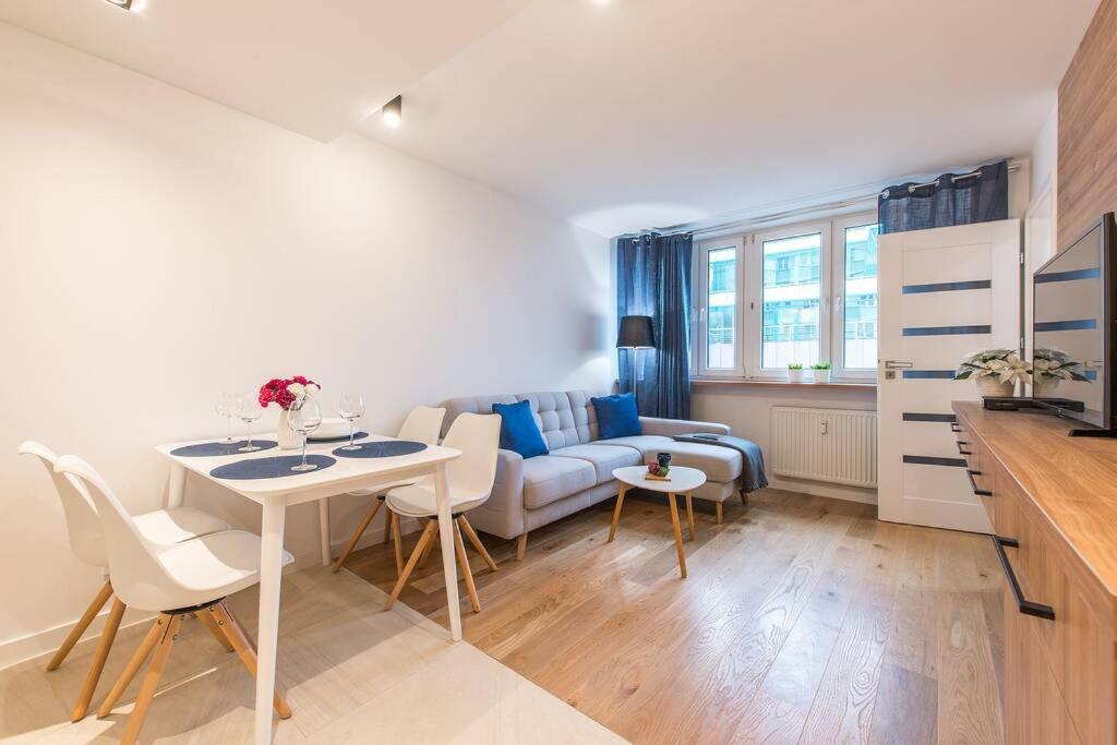 Rondo Onz P&O Serviced Apartments وارسو المظهر الخارجي الصورة